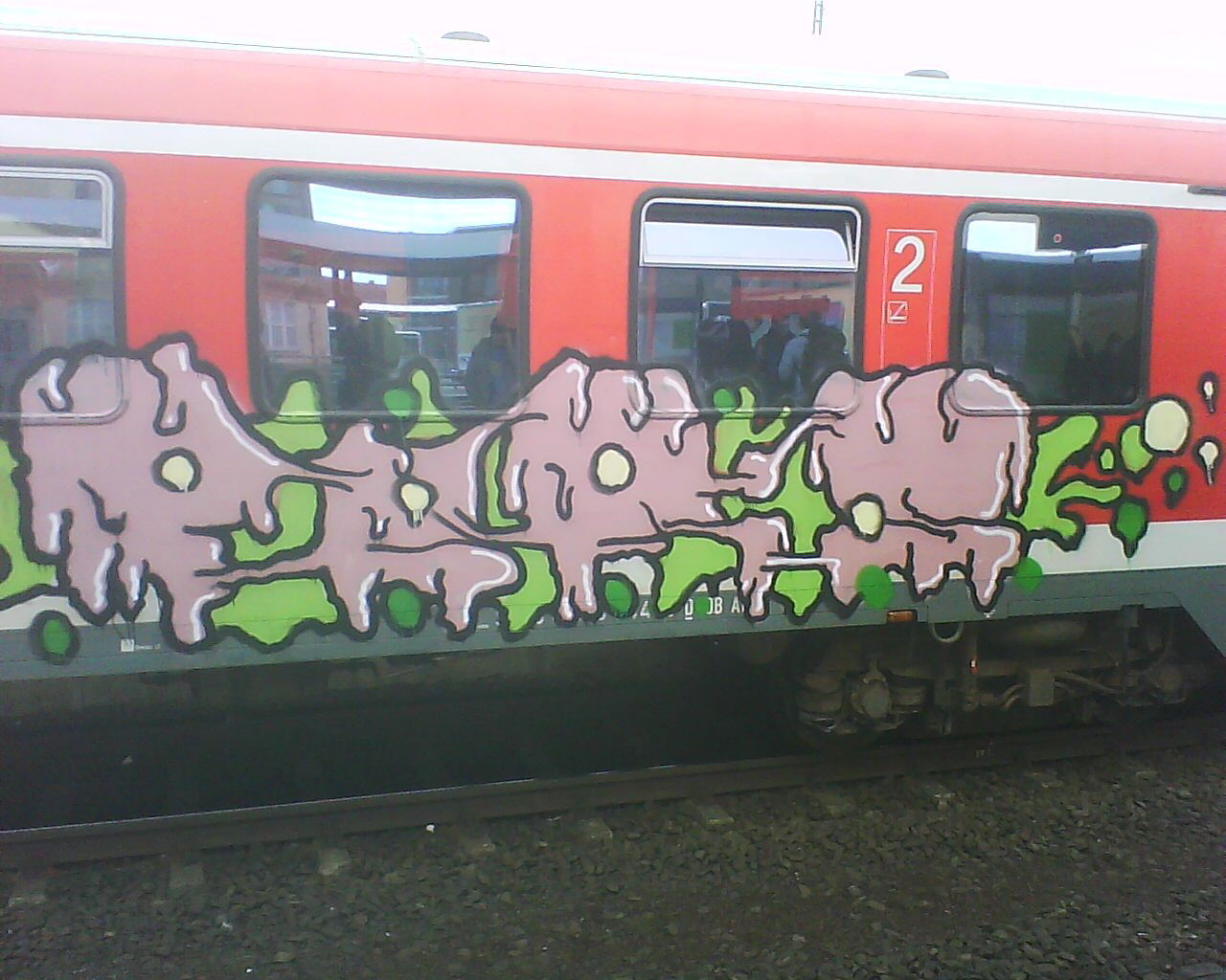 Graffiti Train - Photo by arnonuehm - REFIS