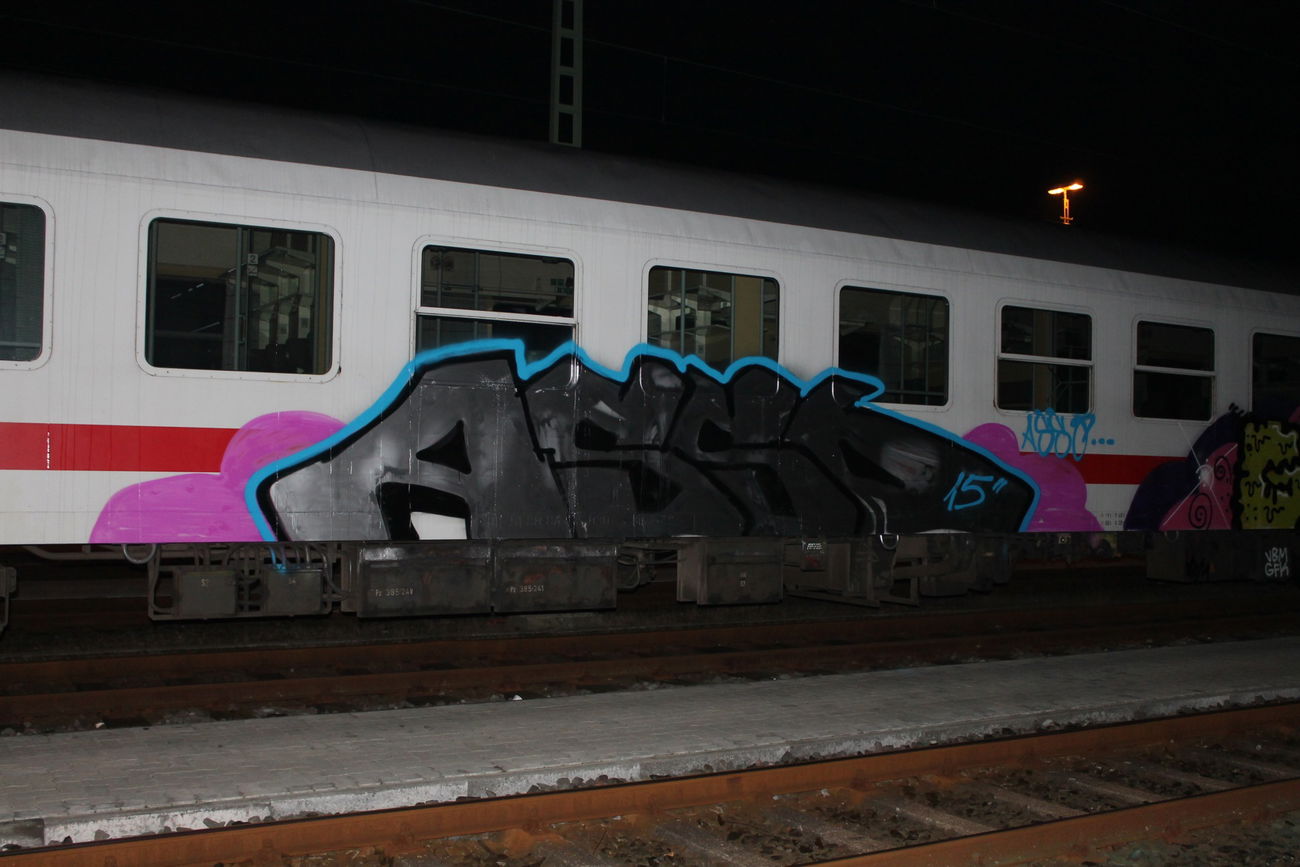 Graffiti Train - Photo by asso