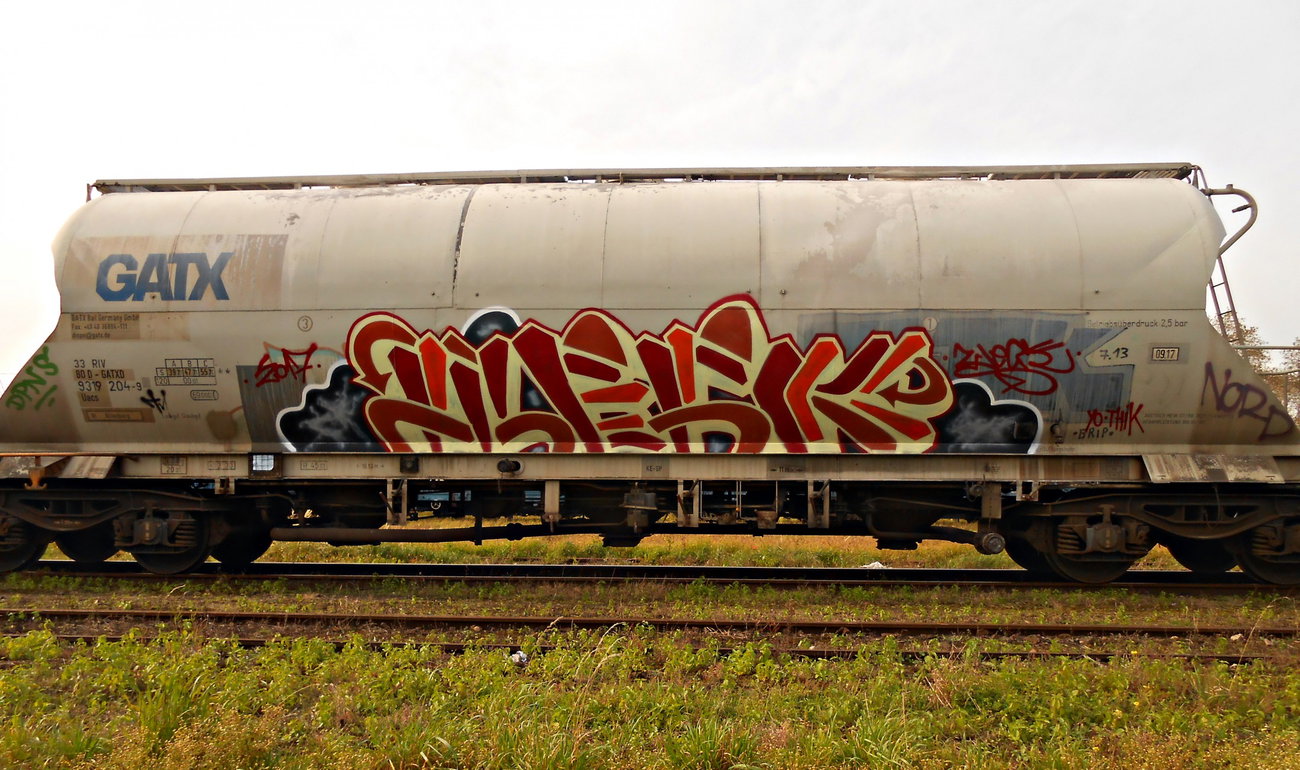 Graffiti Wall - Photo by attackos - FREIGHT, FR8