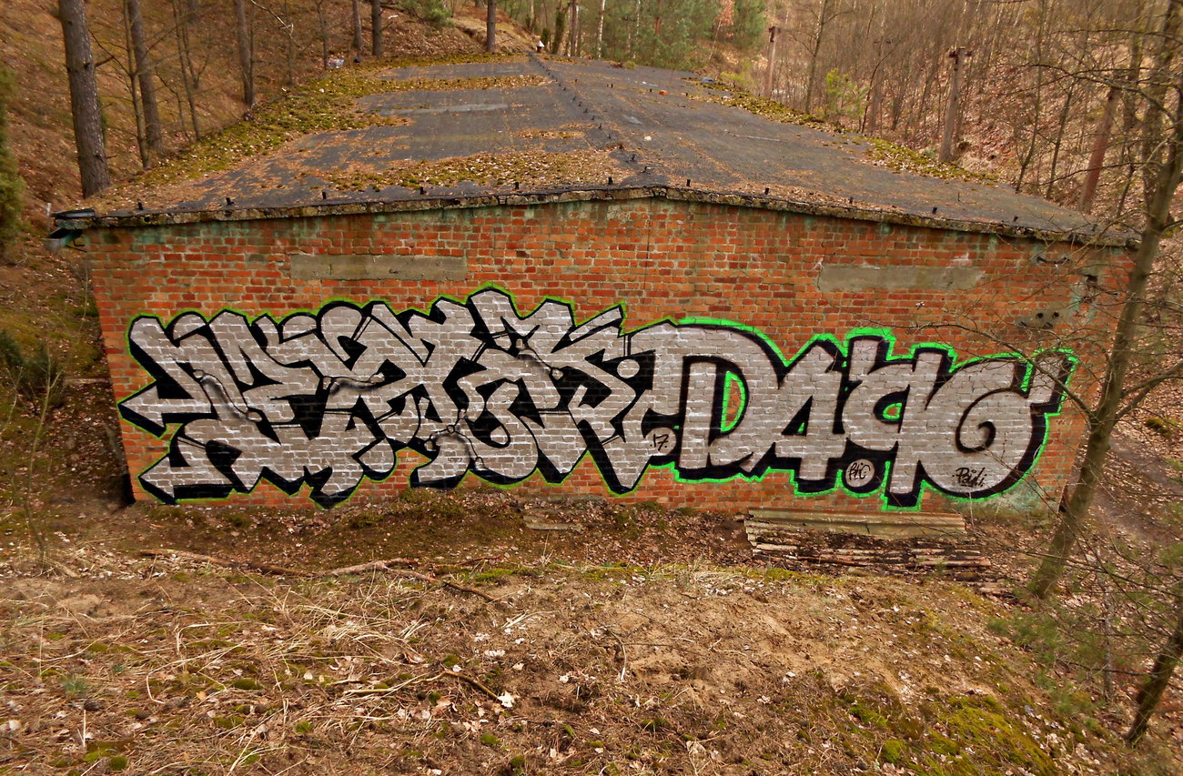 Graffiti Wall - Photo by attackos - CHROME (2017)