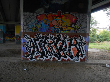 Graffiti Wall - Photo by attackos