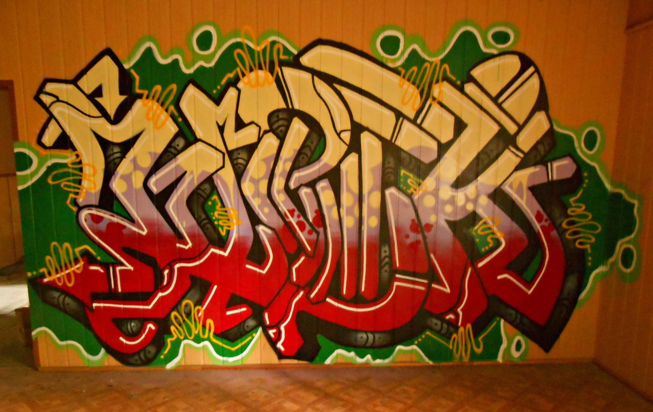 Graffiti Wall - Photo by attackos (2017)