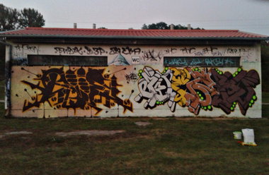 Graffiti Wall - Photo by attackos - RIOE&WECK