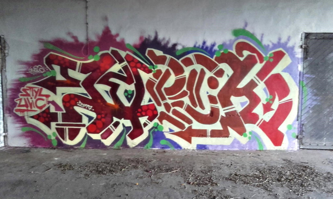 Graffiti Wall - Photo by attackos (2017)