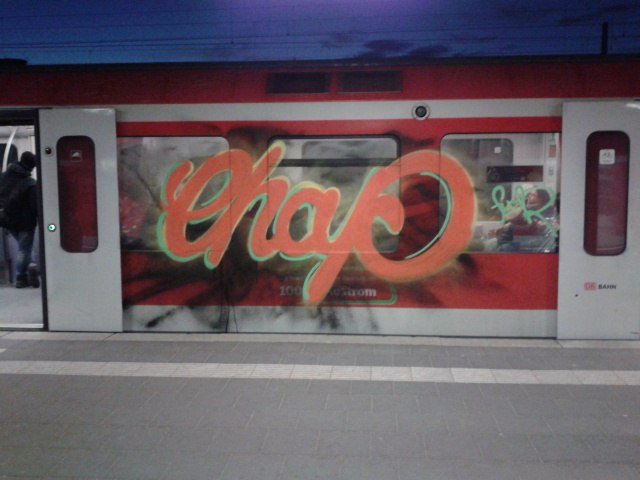 Graffiti Train - Photo by auslaender - chap, hamburg