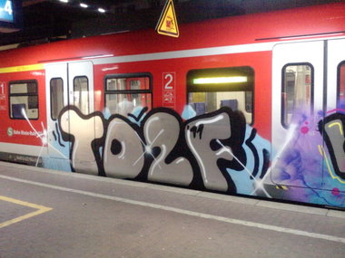 Graffiti Train in Hagen - Photo by auslaender - td2f, hagen (2011)