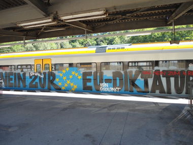 Graffiti Train in Wuppertal - Photo by auslaender - nein, eurobahn, wuppertal