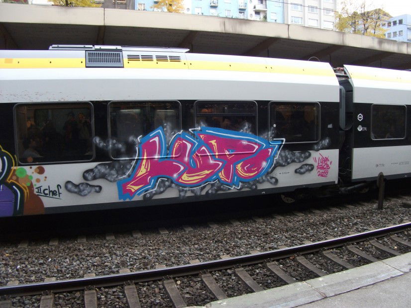Graffiti Train in Wuppertal - Photo by auslaender - lupo, eurobahn, wuppertal (2010)