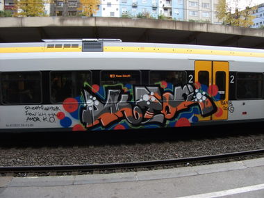 Graffiti Train in Wuppertal - Photo by auslaender - aktor, eurobahn, wuppertal (2010)