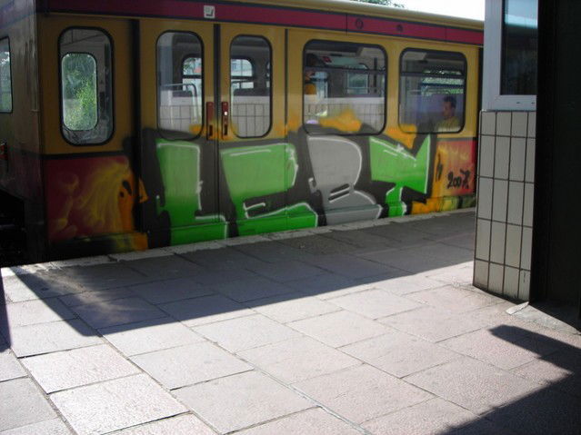 Graffiti Train in Berlin - Photo by auslaender - lebt, vrs, berlin (2007)