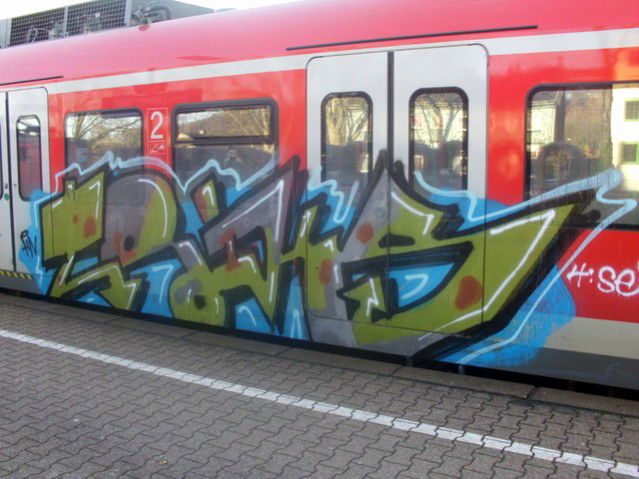 Graffiti Train in Hagen - Photo by auslaender - triks, hn, hagen