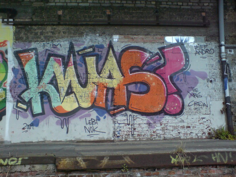 Graffiti Bombing in Wuppertal - Photo by auslaender - kwas, vrs, wuppertal (2009)