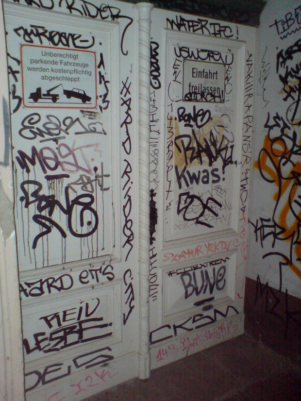 Graffiti Artwork in Wuppertal - Photo by auslaender - tür, wuppertal