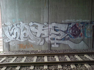 Graffiti Bombing in Wuppertal - Photo by auslaender - hate, dfg, wuppertal