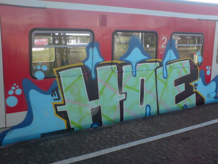 Graffiti Train in Wuppertal - Photo by auslaender - hoe, wuppertal