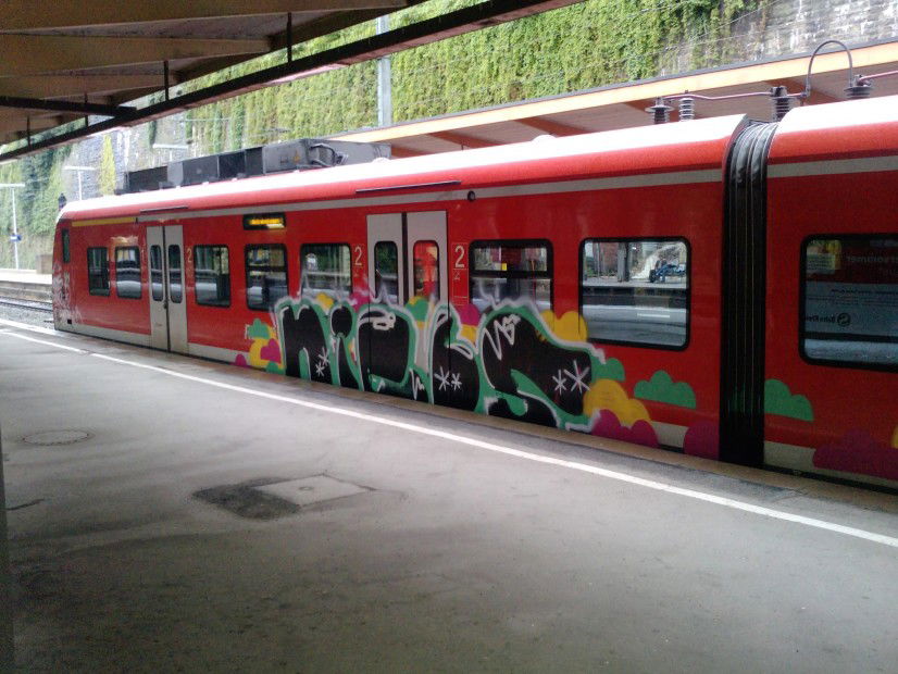 Graffiti Train in Wuppertal - Photo by auslaender - niebs, wuppertal