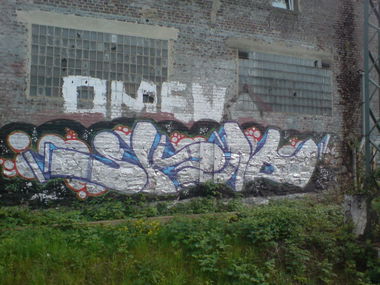 Graffiti Bombing in Wuppertal - Photo by auslaender - shad, wuppertal (2009)