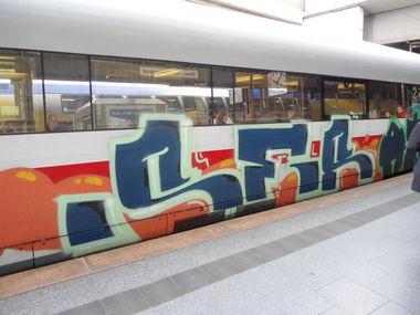 Graffiti Train - Photo by auslaender - ser?, hamburg, ice (2013)