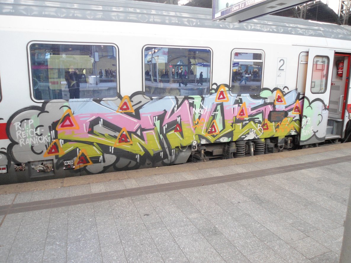 Graffiti Train - Photo by auslaender - cross, ?, hamburg (2013)