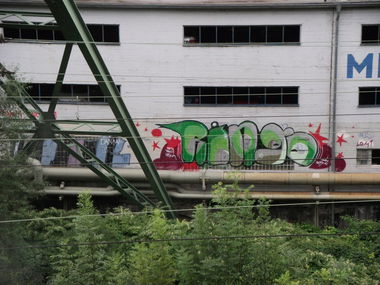Graffiti Bombing - Photo by auslaender - ringo, lo, wuppertal
