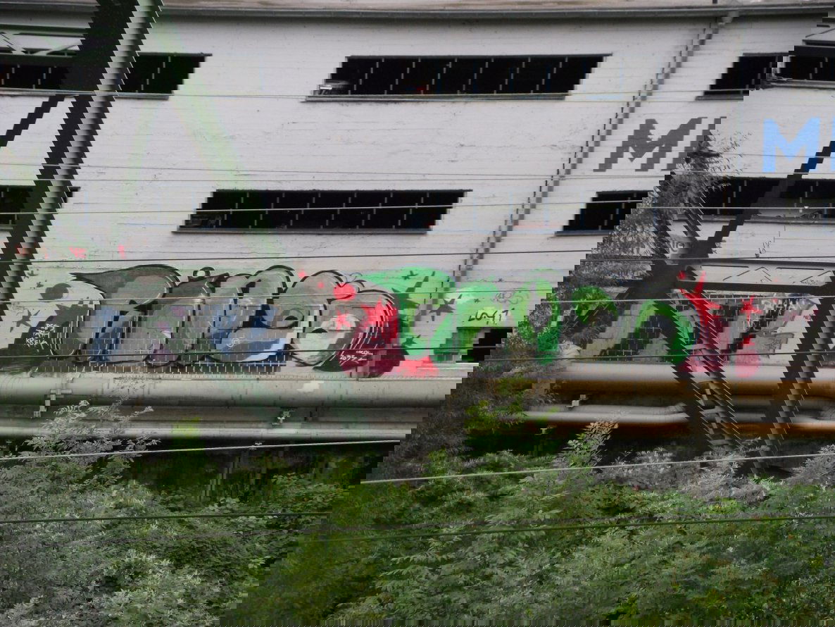 Graffiti Bombing - Photo by auslaender - ringo, lo, wuppertal