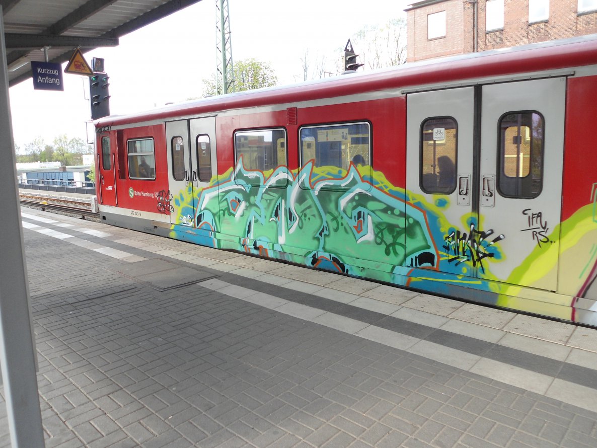 Graffiti Train - Photo by auslaender - ang, hamburg