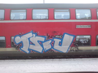 Graffiti Train - Photo by auslaender - tsou, grls