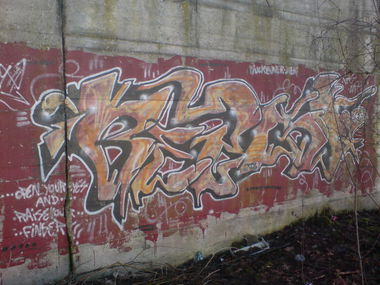 Graffiti Wall - Photo by auslaender - bezq, vrs