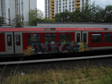 Graffiti Train - Photo by auslaender - Quake, kgz, hamburg