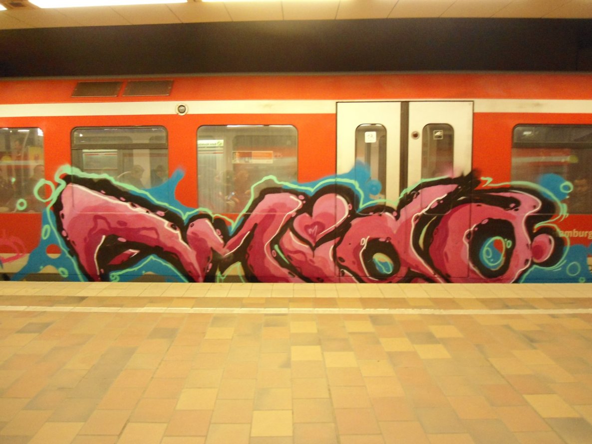 Graffiti Train - Photo by auslaender - amiga, hamburg