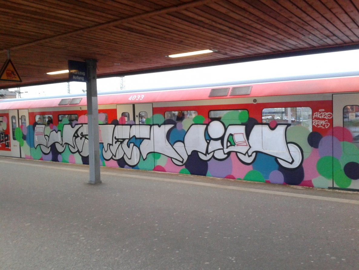 Graffiti Train - Photo by auslaender - luke, teck, lion