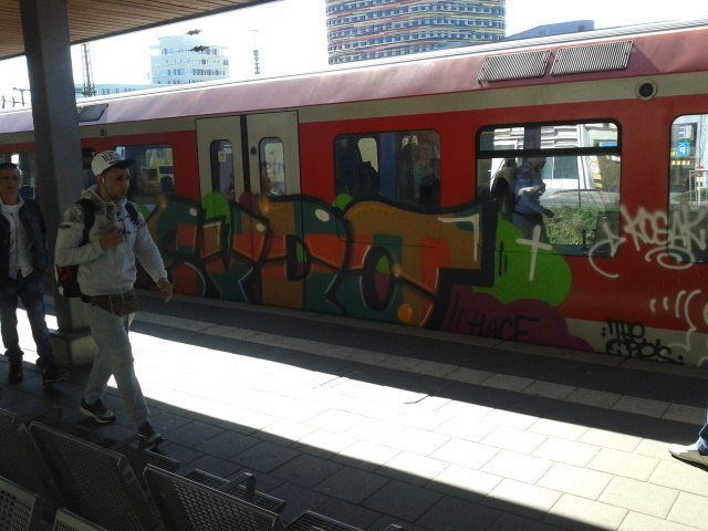 Graffiti Photo by auslaender - syro, hamburg