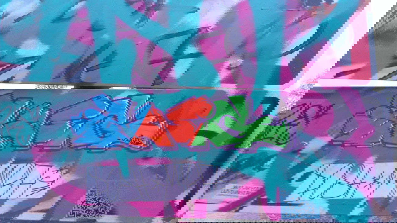 Graffiti Street Art - Photo by awicONE