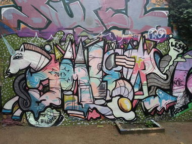 Graffiti Wall in Frankfurt - Photo by bagel - Omlett