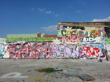 Graffiti Wall in Frankfurt - Photo by bagel - Regel, Trost, Tup