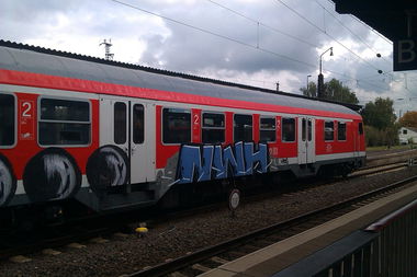 Graffiti Train - Photo by bagel - Pse, Oscar, Nwh (2013)