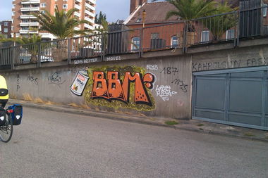 Graffiti Bombing - Photo by bagel - BBM, JBCB