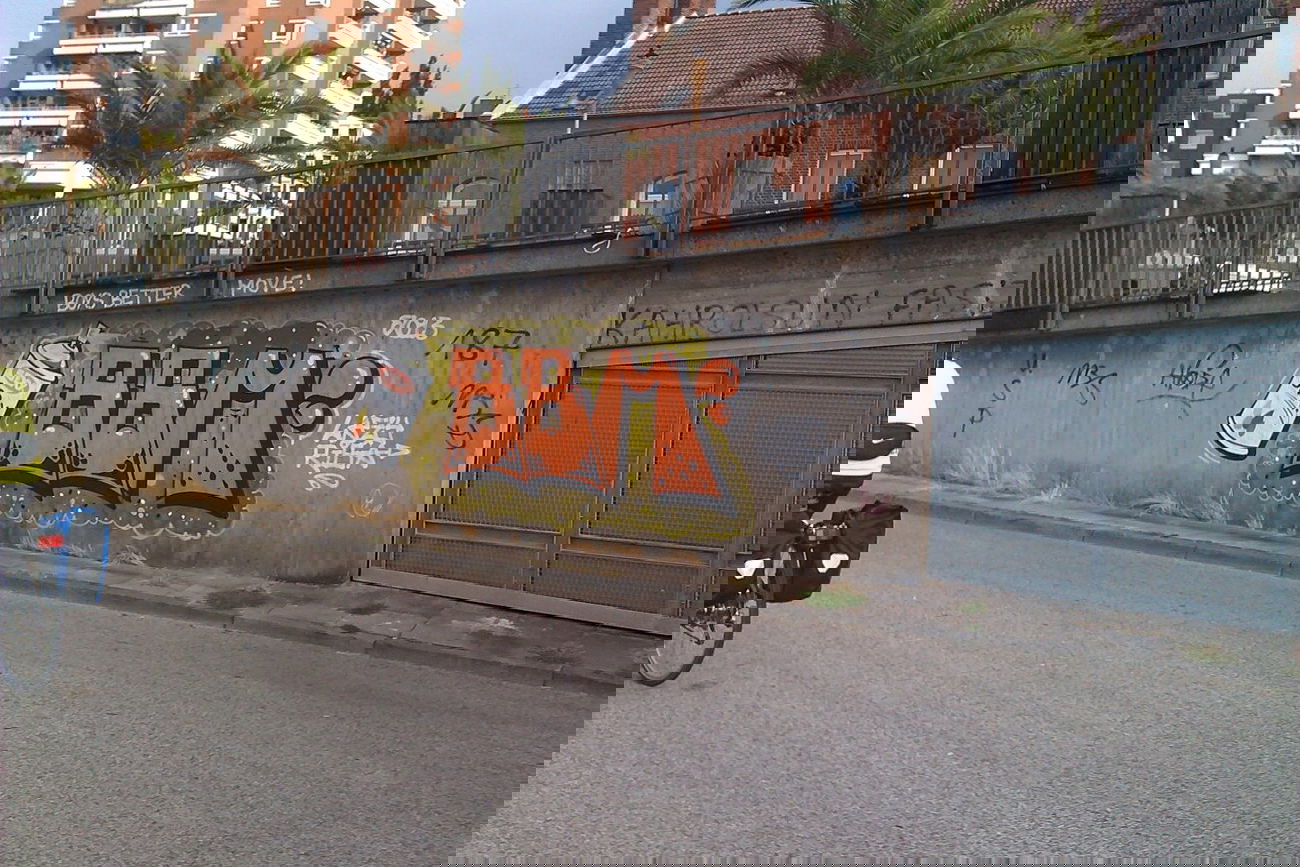 Graffiti Bombing - Photo by bagel - BBM, JBCB