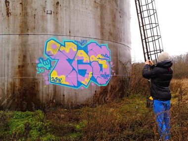 Graffiti Wall - Photo by baot