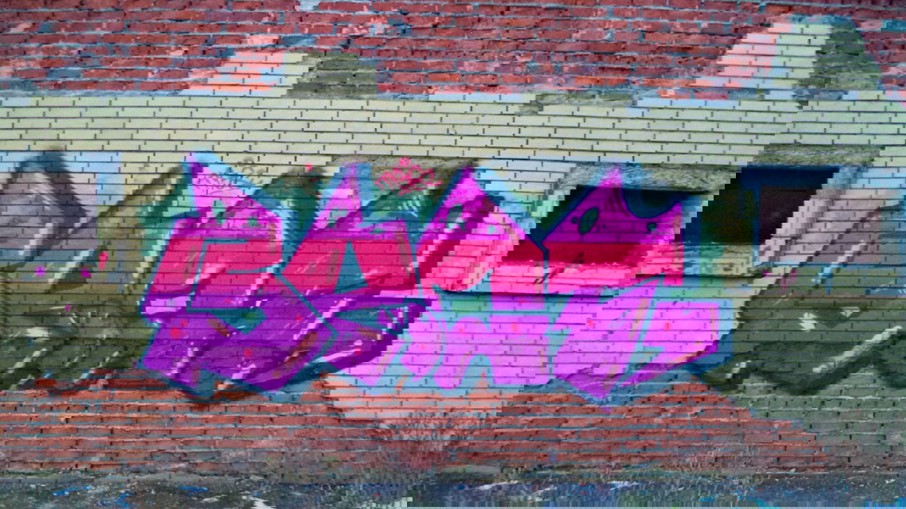 Graffiti Wall - Photo by baot - baot (2013)