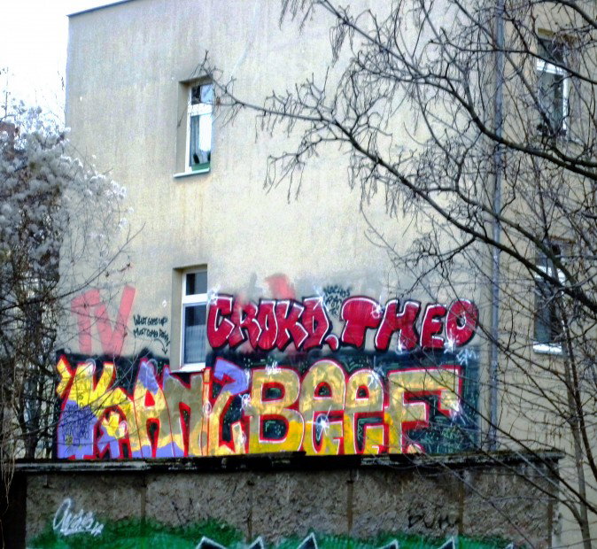 Graffiti Bombing in Mochau - Photo by barbara - kaniz, beef, crokd