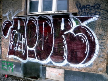 Graffiti Bombing in Germany - Photo by barbara - dior, tv, kafor