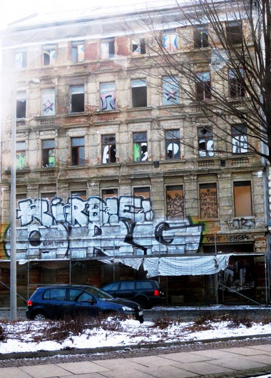 Graffiti Wall - Photo by barbara - kirbie, org