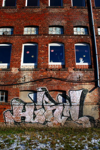 Graffiti Bombing - Photo by barbara - hirn