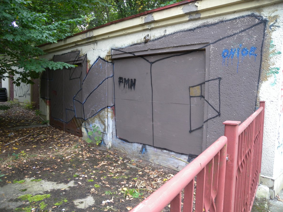 Graffiti Street Art - Photo by barbara - +-0, pmn, ohio