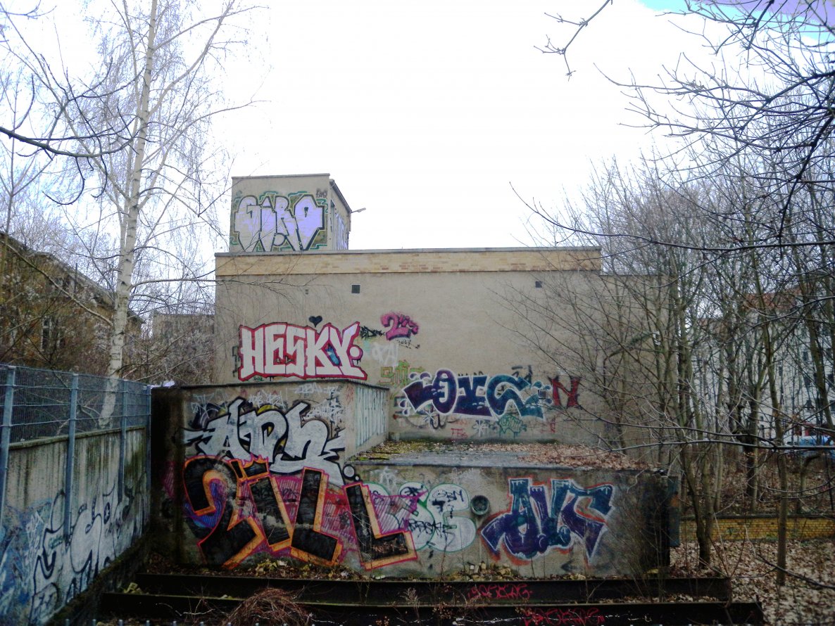 Graffiti Wall - Photo by barbara - giro, hesky, qvc