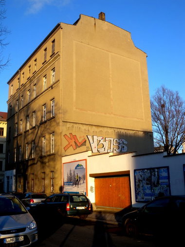 Graffiti Bombing - Photo by barbara - xl, boss