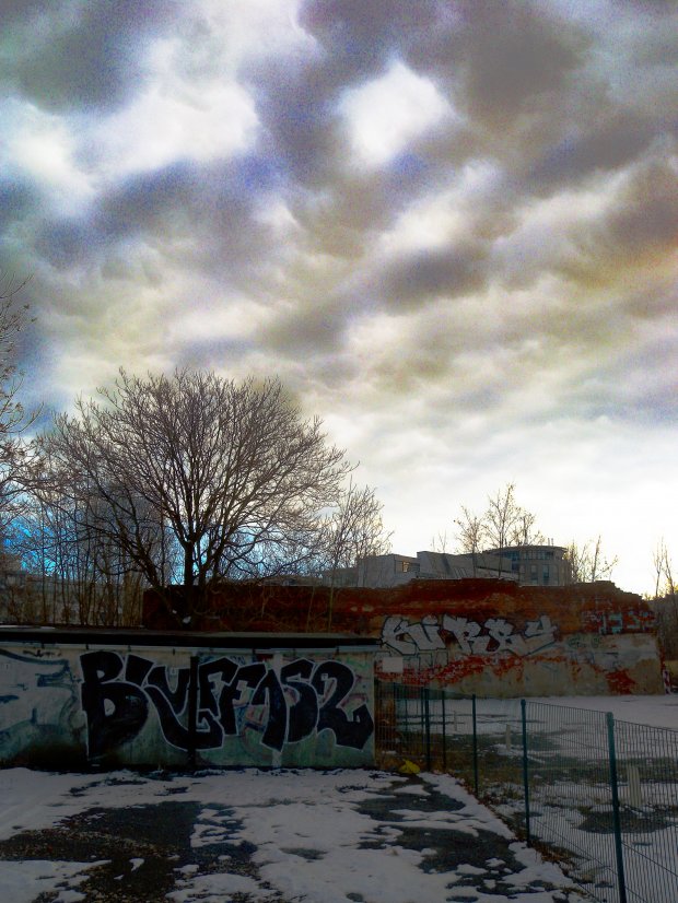 Graffiti Wall - Photo by barbara - bluff, 152, kirby