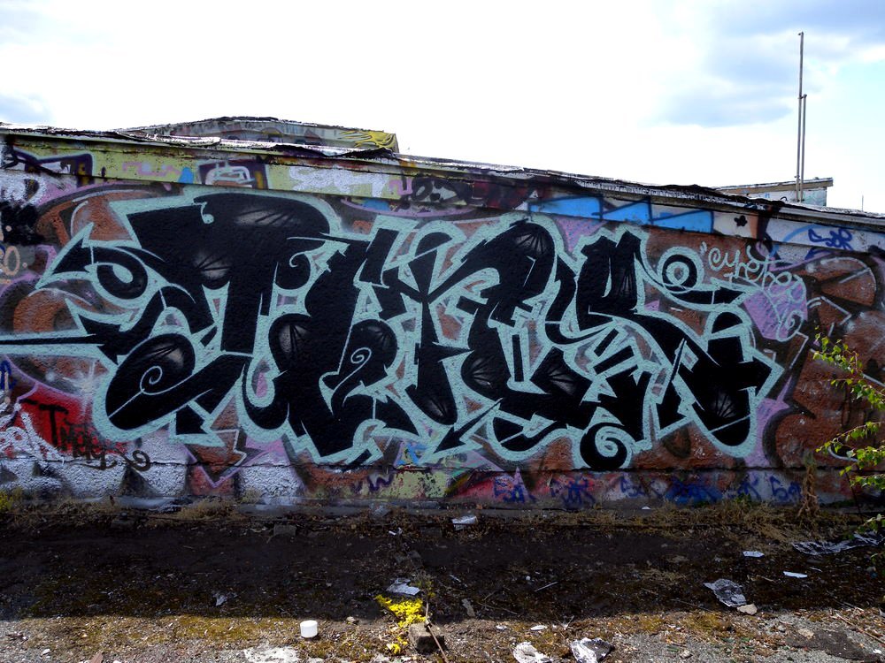Graffiti Wall - Photo by barbara - meter