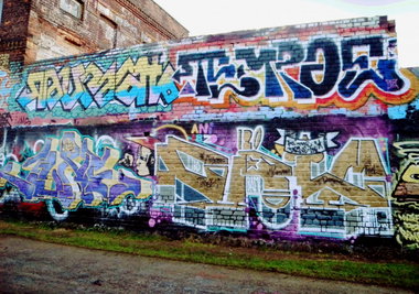 Graffiti Wall - Photo by barbara - murat, tempoe, june